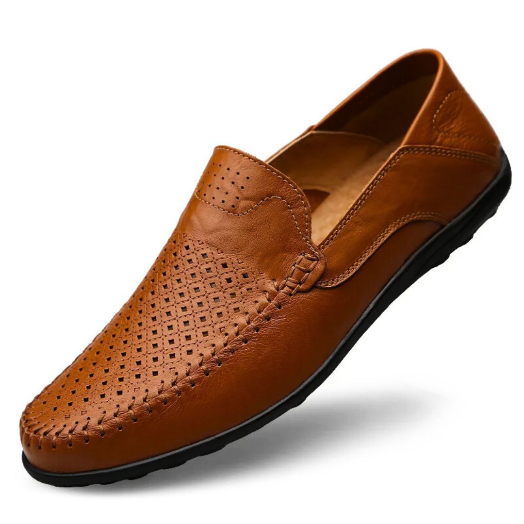 Men's perforated slip-on loafers with rounded toe and flat treaded sole