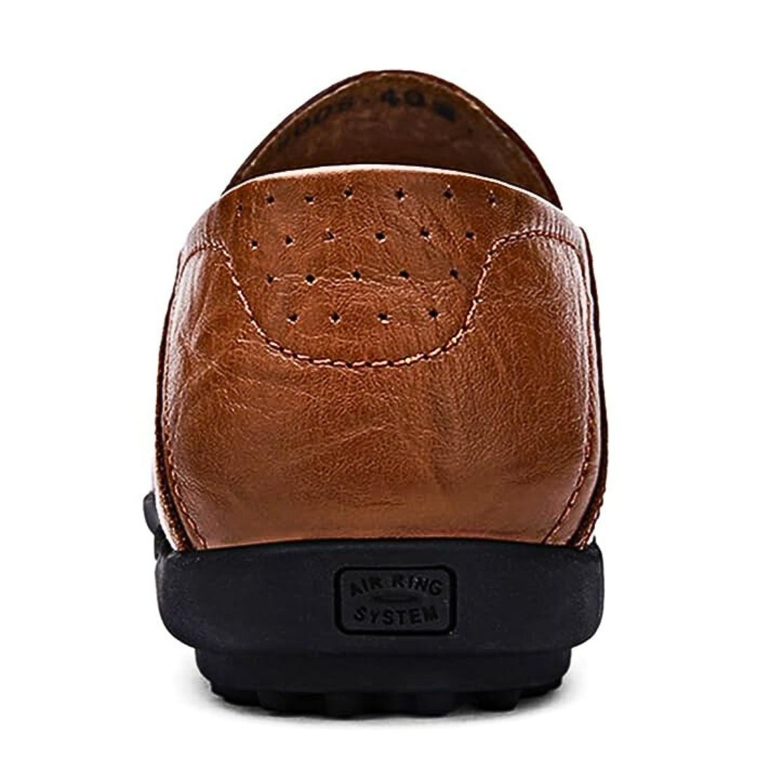 Men's perforated slip-on loafers with rounded toe and flat treaded sole
