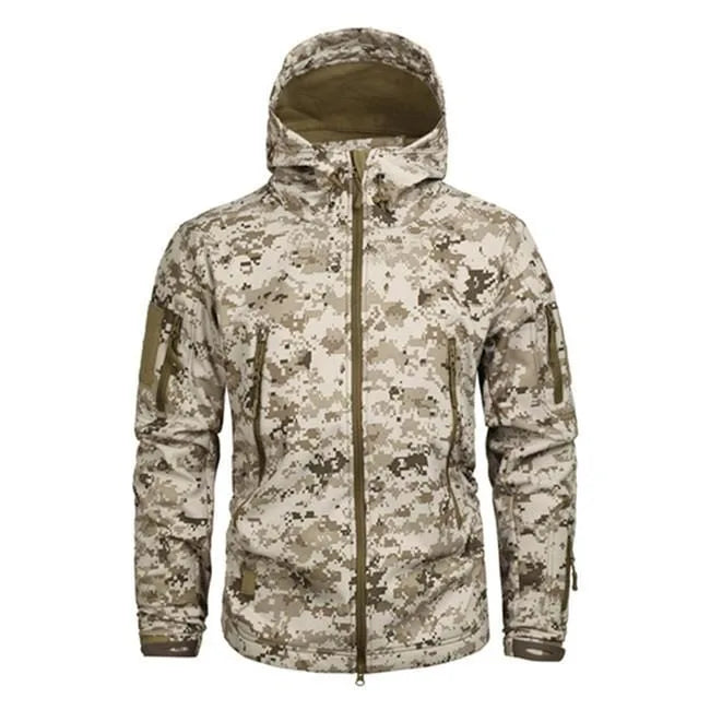 Men's hooded camouflage parka with long sleeves and zip fastening