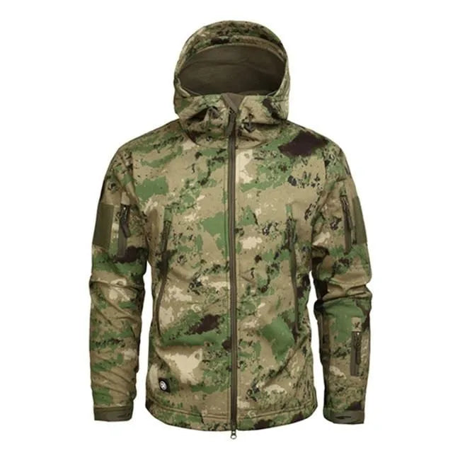 Men's hooded camouflage parka with long sleeves and zip fastening