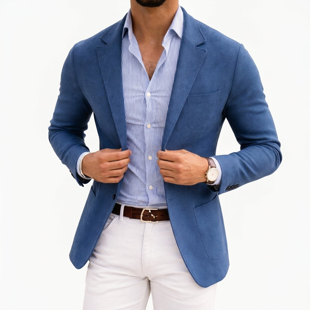 Men's tailored knit blazer with notched lapels, long sleeves and button fastening