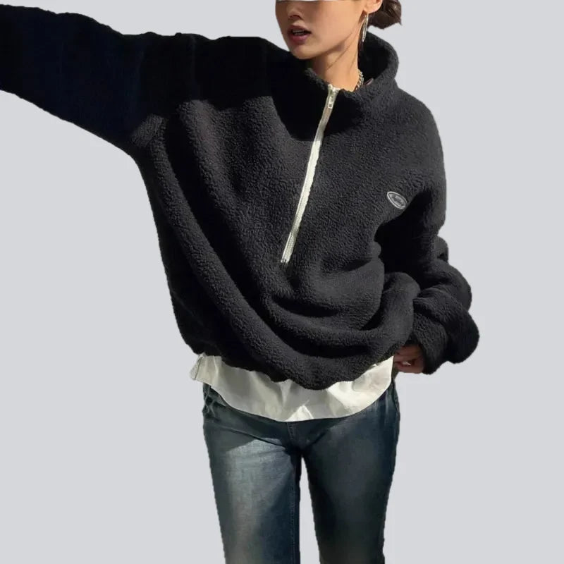 Women's textured half-zip sweatshirt with mock neck and long sleeves