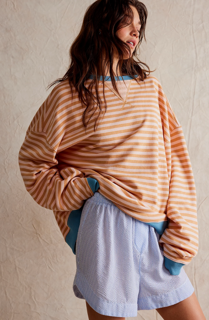 Women's oversized striped sweatshirt with crew neck and long sleeves