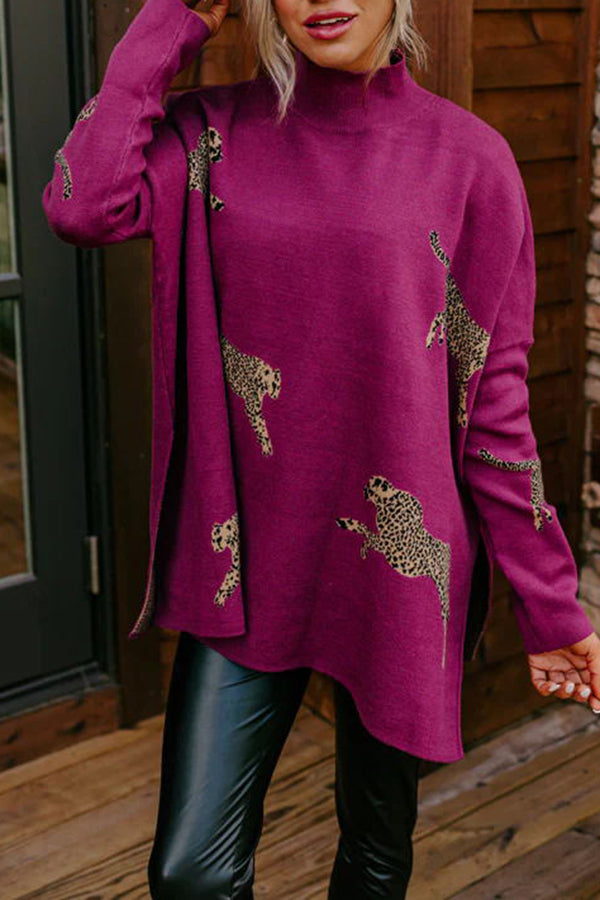 Women's relaxed leopard print sweatshirt with mock neck, long sleeves and split hem