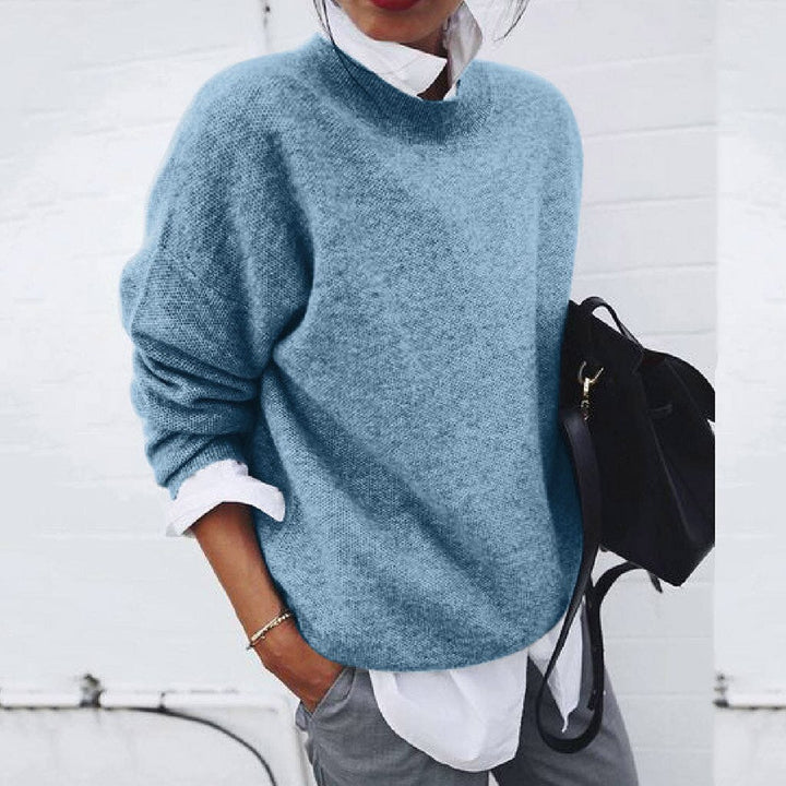 Women's plain crew neck jumper with long sleeves and relaxed fit