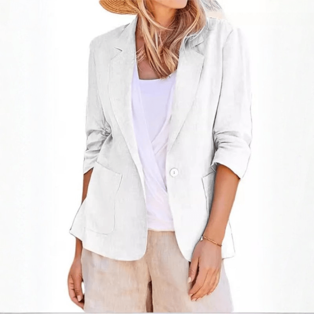 Women's single-breasted blazer with notched lapels, three-quarter sleeves and patch pockets