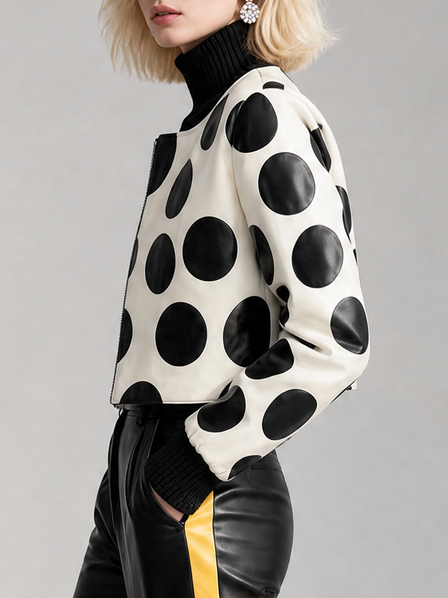 Women's cropped jacket with black polka dots, long sleeves and front zip