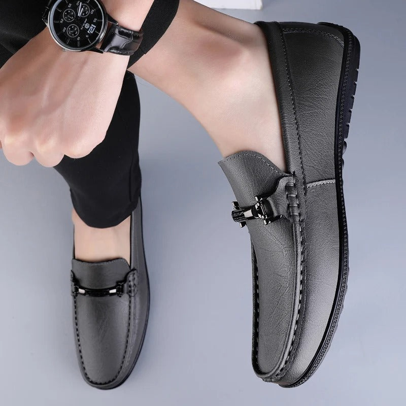 Men's slip-on loafers with horsebit trim and round toe