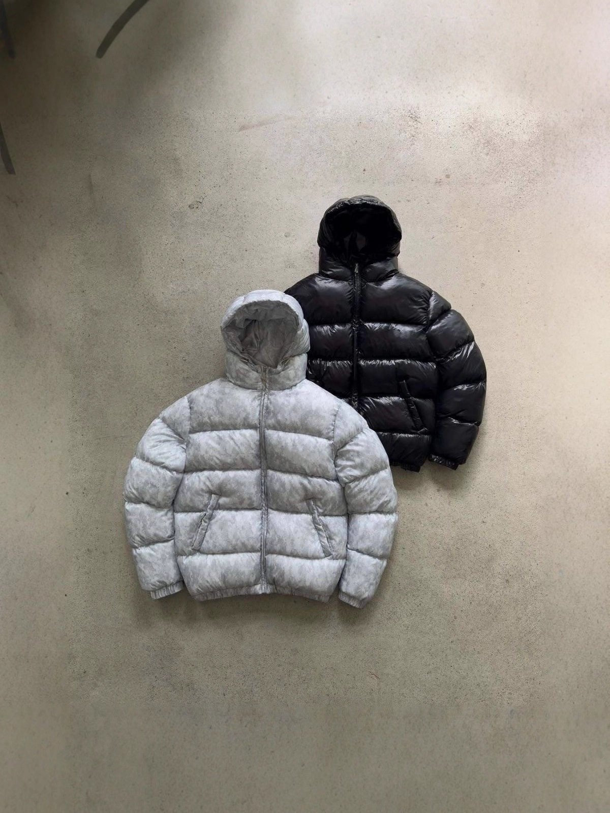 Men's hooded quilted puffer jacket with zip front and pockets