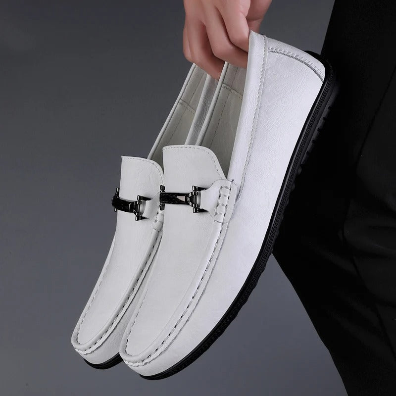 Men's slip-on loafers with horsebit trim and round toe