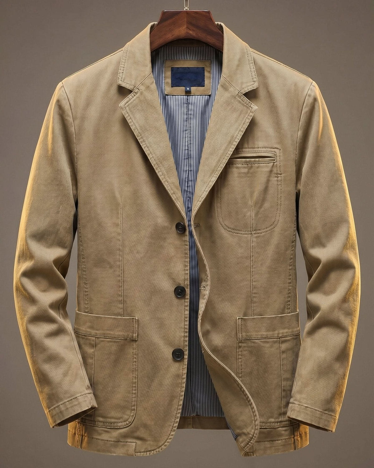 Men's washed blazer with notched lapels, button fastening and patch pockets