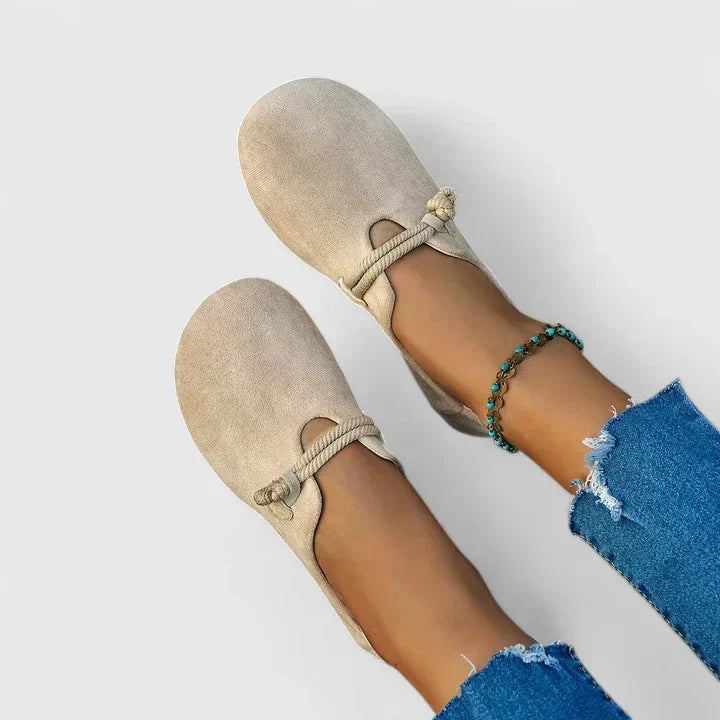 Women's flat loafers with round toes and knotted rope detail