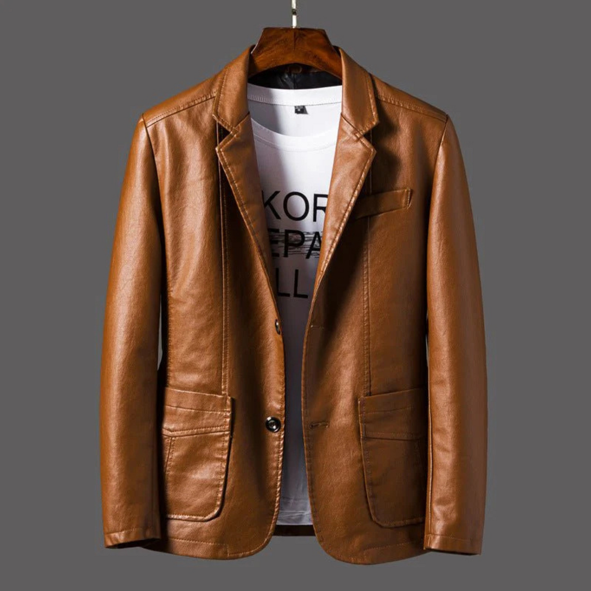 Men's fitted blazer jacket with notched lapels, long sleeves and patch pockets