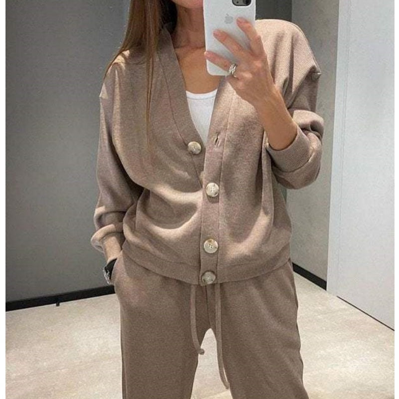 Women's knitted cardigan and straight-leg trousers set with V-neck and button front