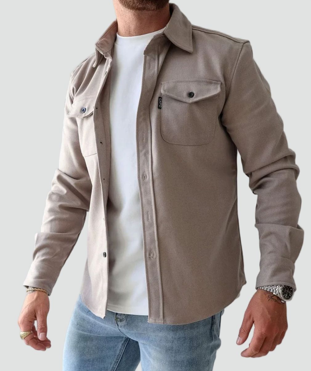 Men's long-sleeve button-front shirt jacket with two flap chest pockets