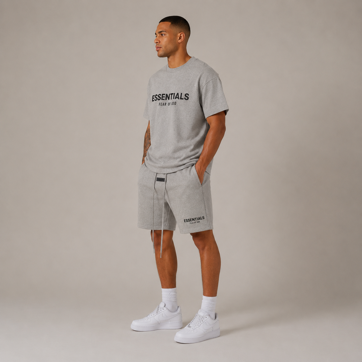 Men's short-sleeved graphic T-shirt and above-knee shorts set