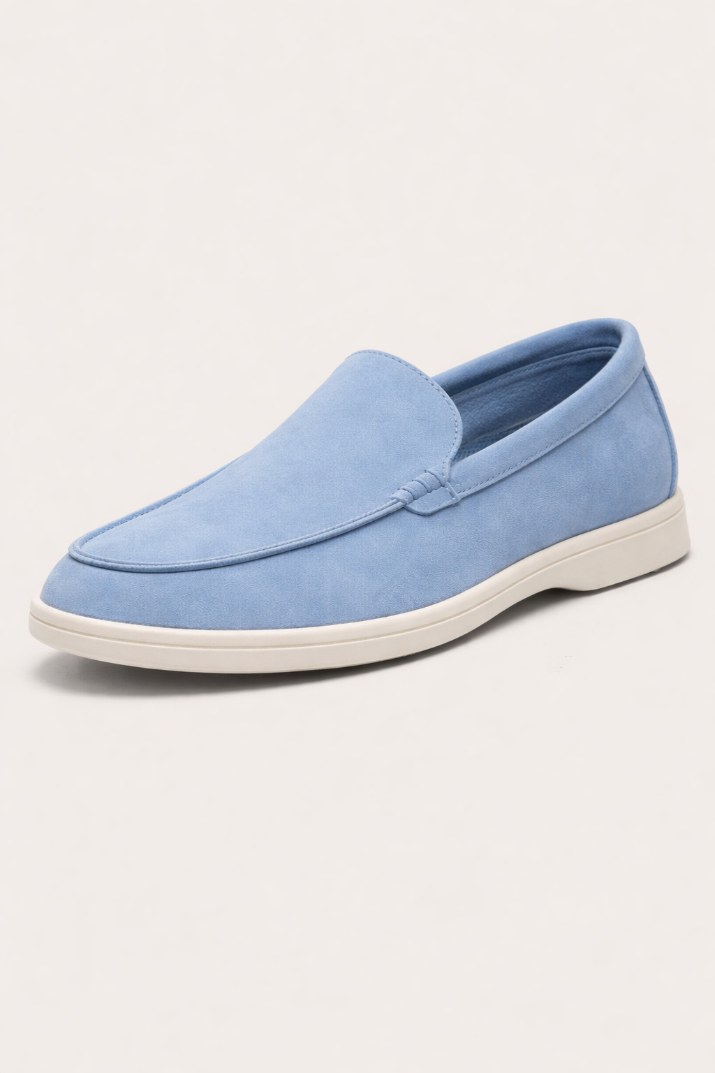 Men's slip-on loafers with rounded moc toes and low light-coloured soles