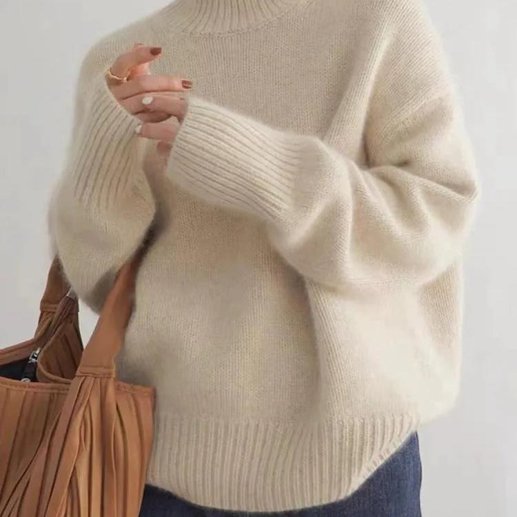 Women's oversized roll neck jumper with long sleeves and ribbed trims