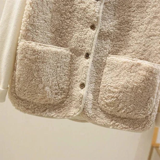 Women's textured sleeveless button gilet with V-neck and patch pockets