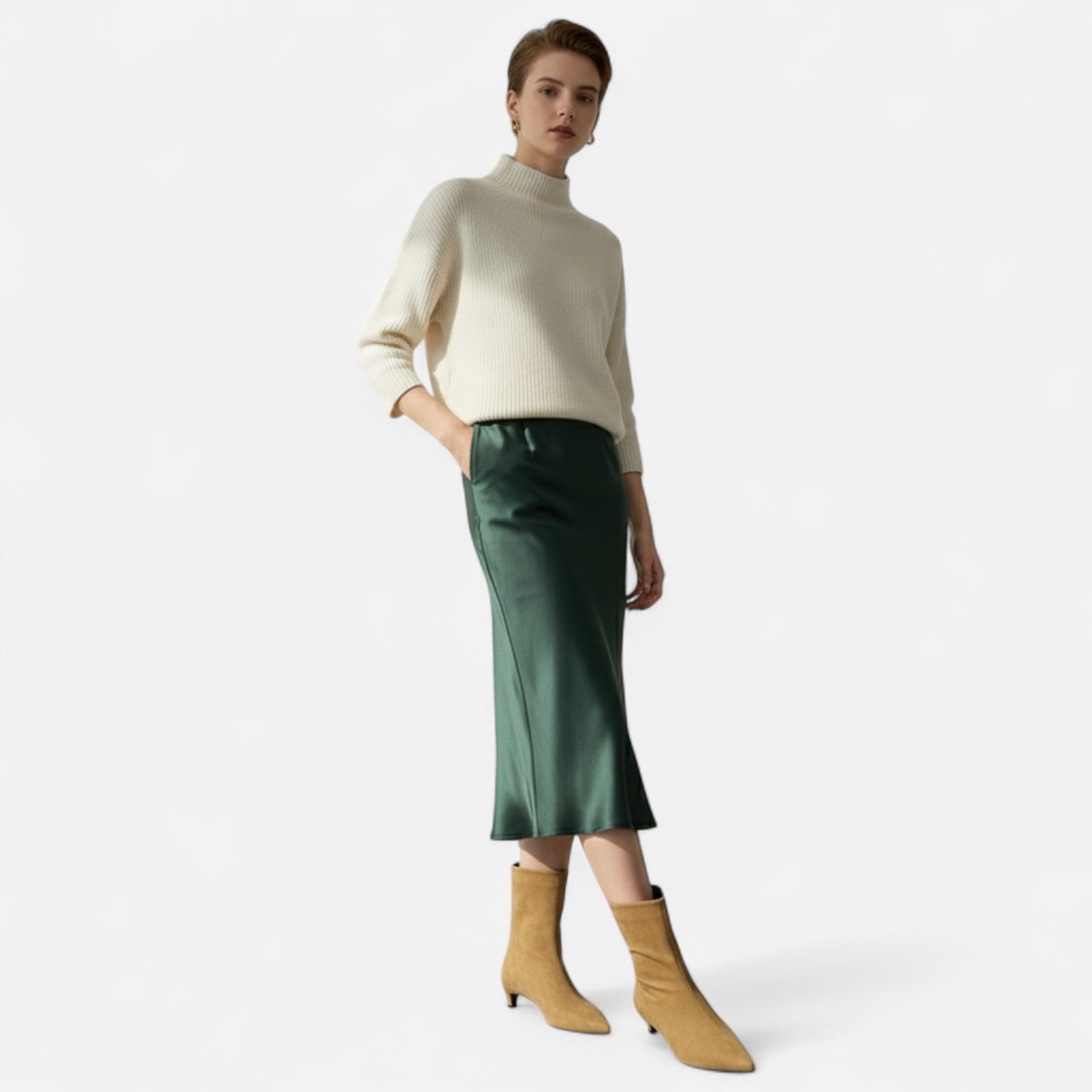 Women's pointed-toe ankle boots with low heels and pull-on shafts