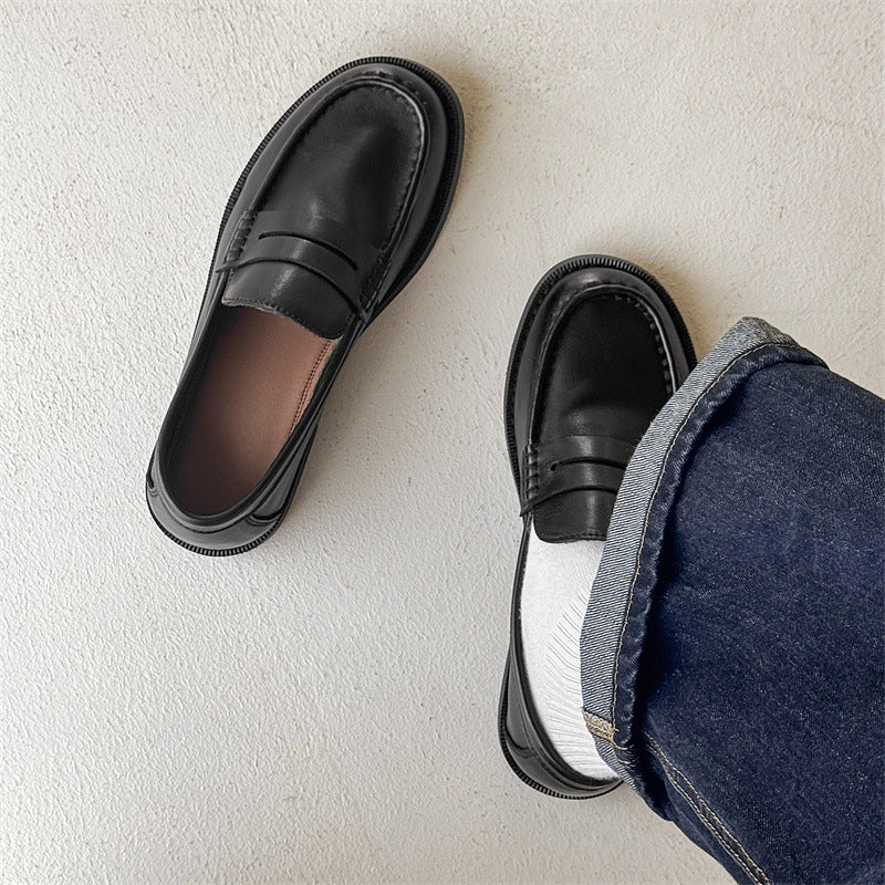 Men's classic penny loafers with moc toe and low heel