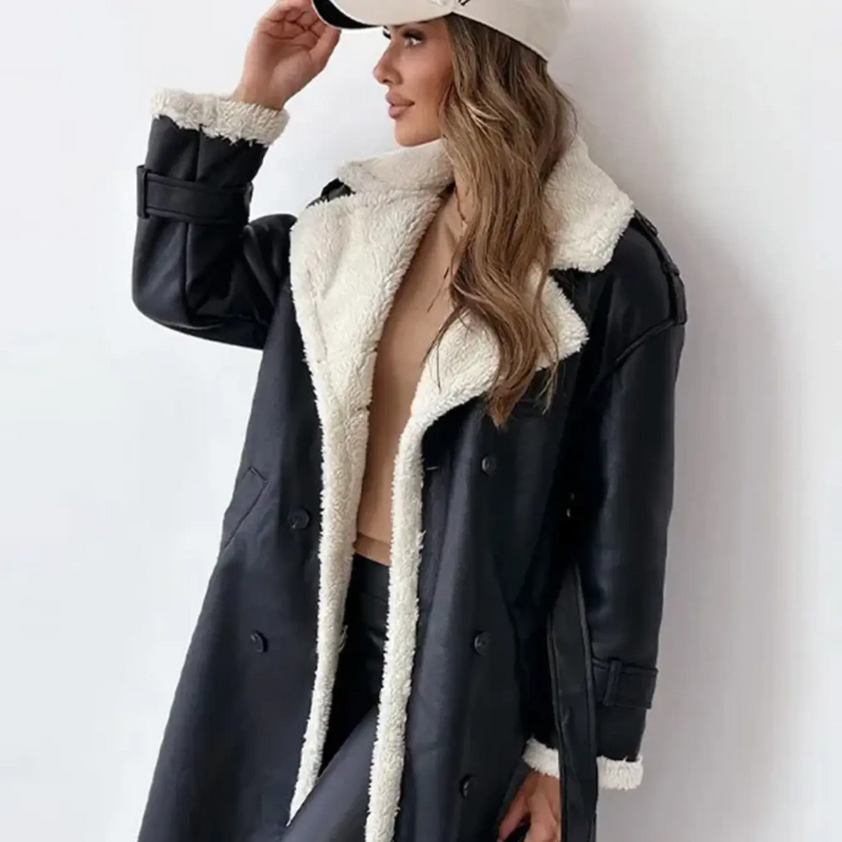 Women's long double-breasted trench coat with contrasting fleece-look trim