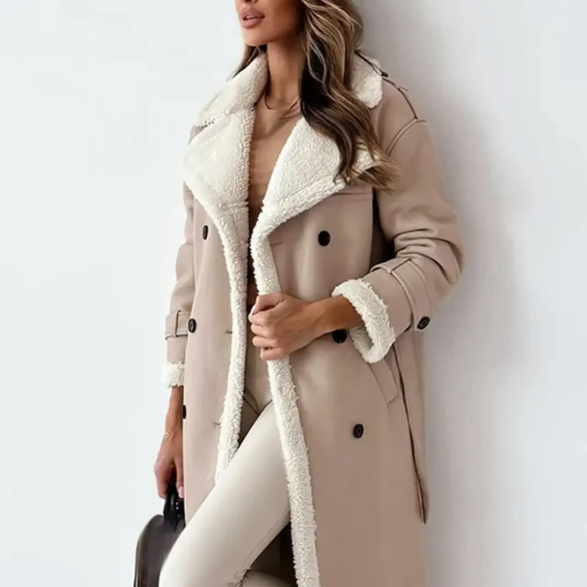 Women's long double-breasted trench coat with contrasting fleece-look trim