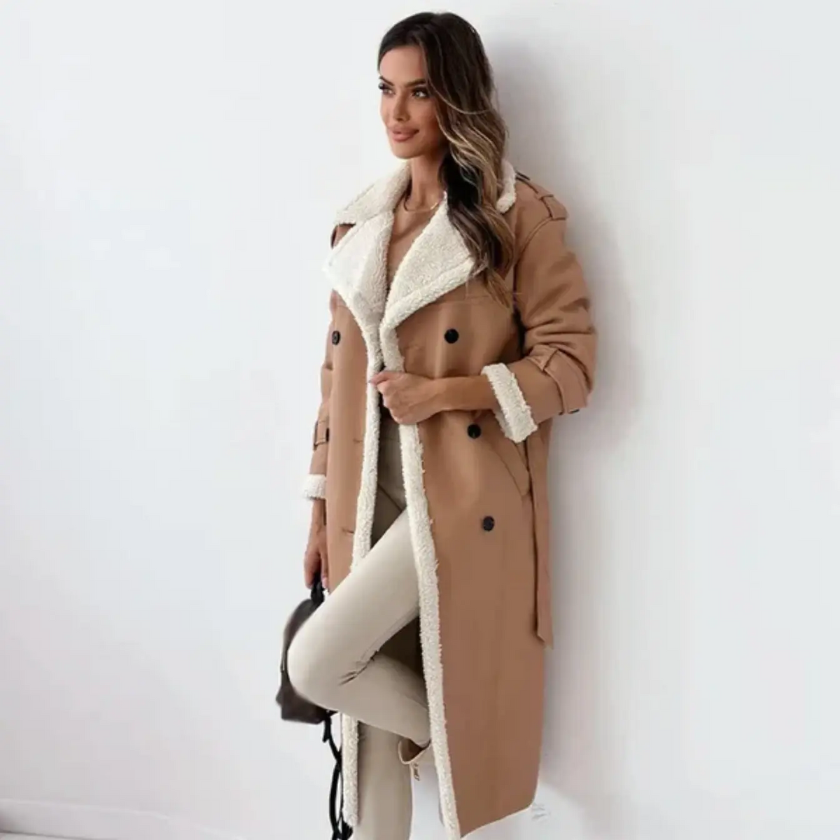 Women's long double-breasted trench coat with contrasting fleece-look trim