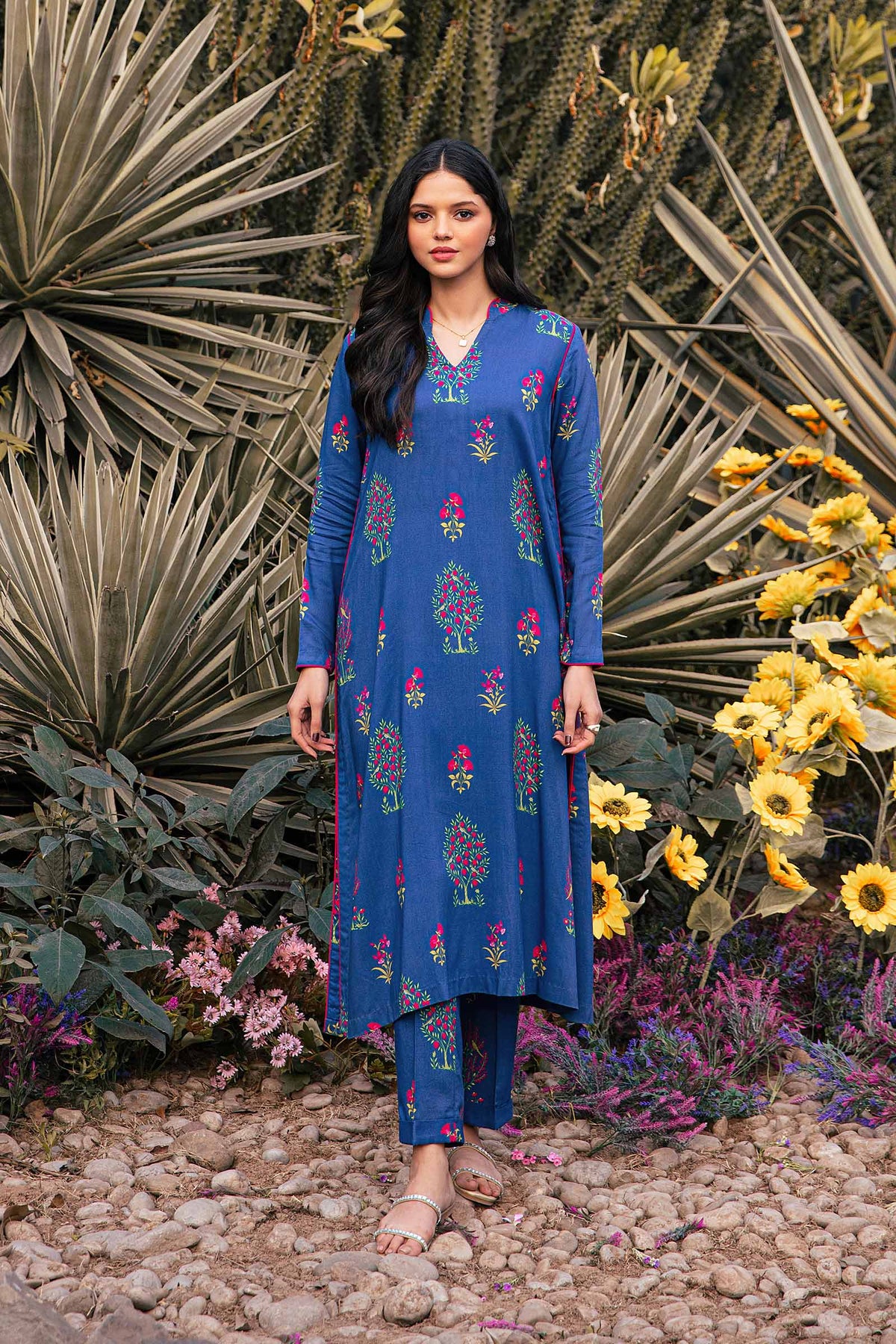 Women's blue floral two-piece suit with long tunic and matching trousers