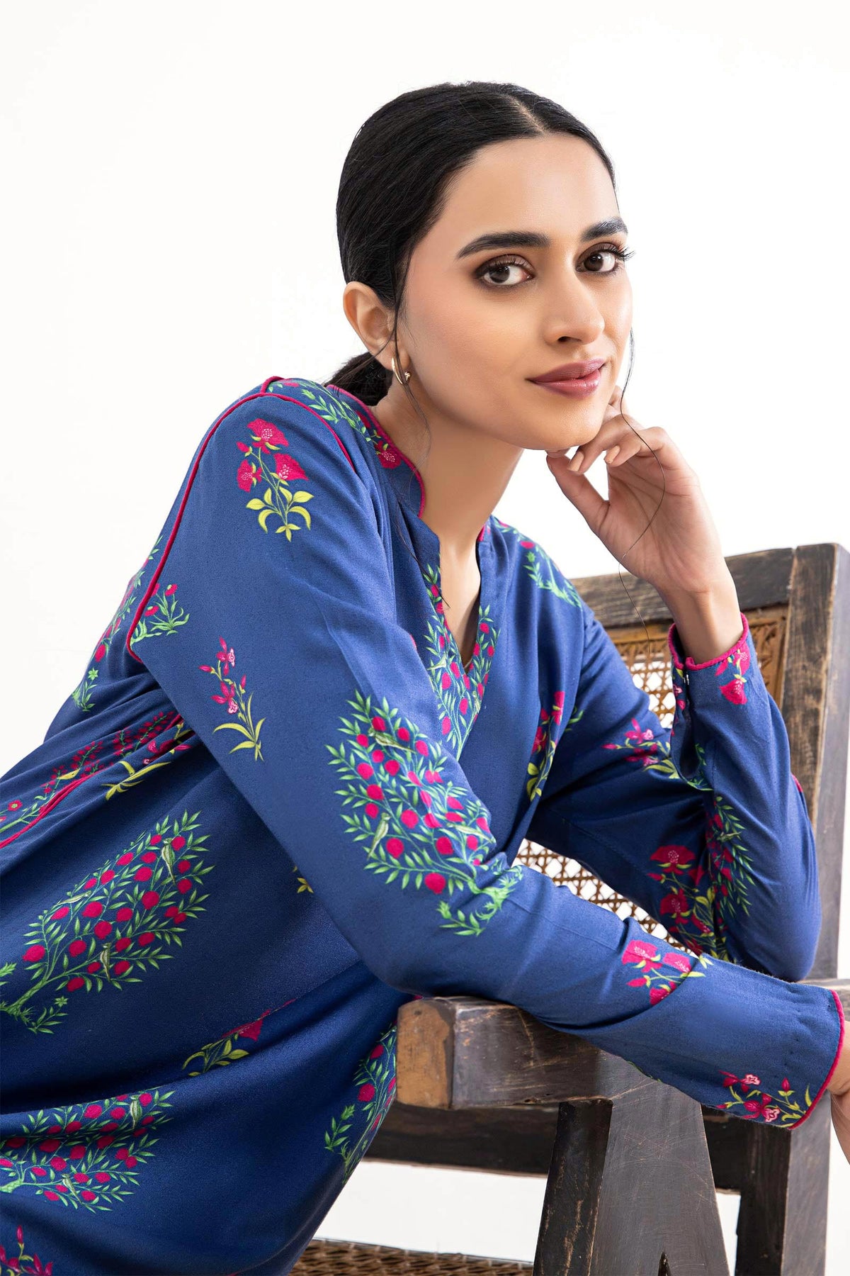 Women's blue floral two-piece suit with long tunic and matching trousers