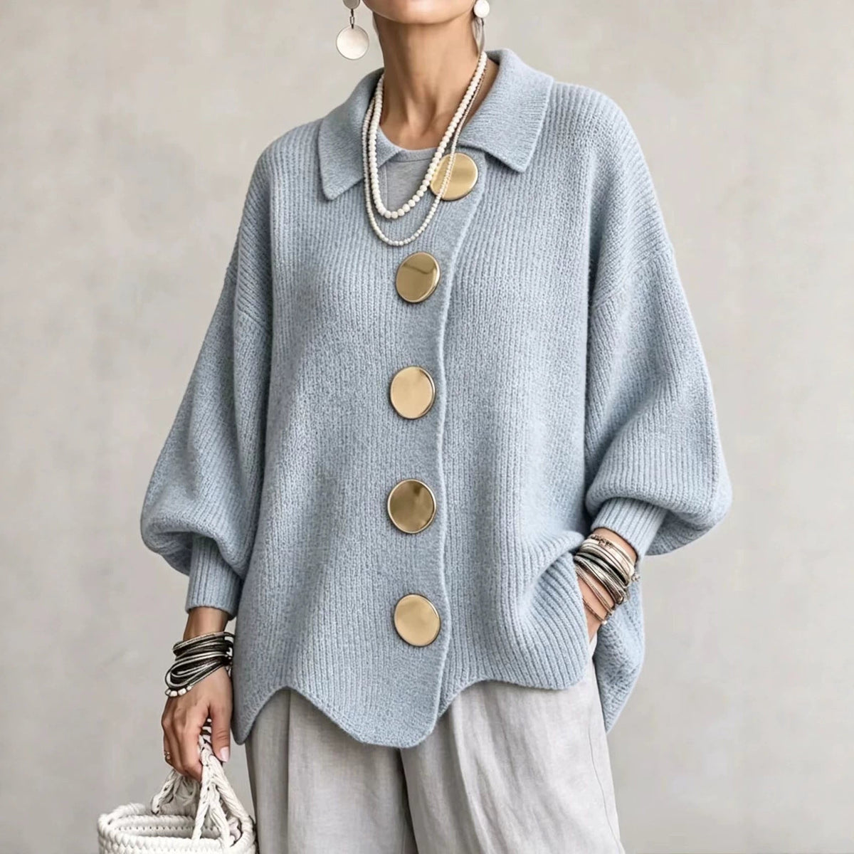 Women's oversized ribbed cardigan with collar and large front buttons