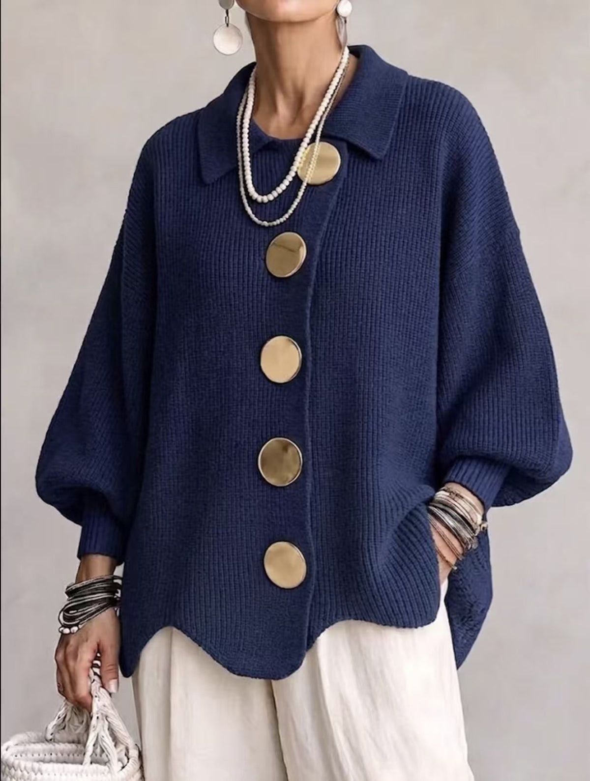 Women's oversized ribbed cardigan with collar and large front buttons