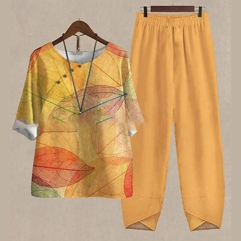 Women's two-piece set with short-sleeved patterned top and long trousers