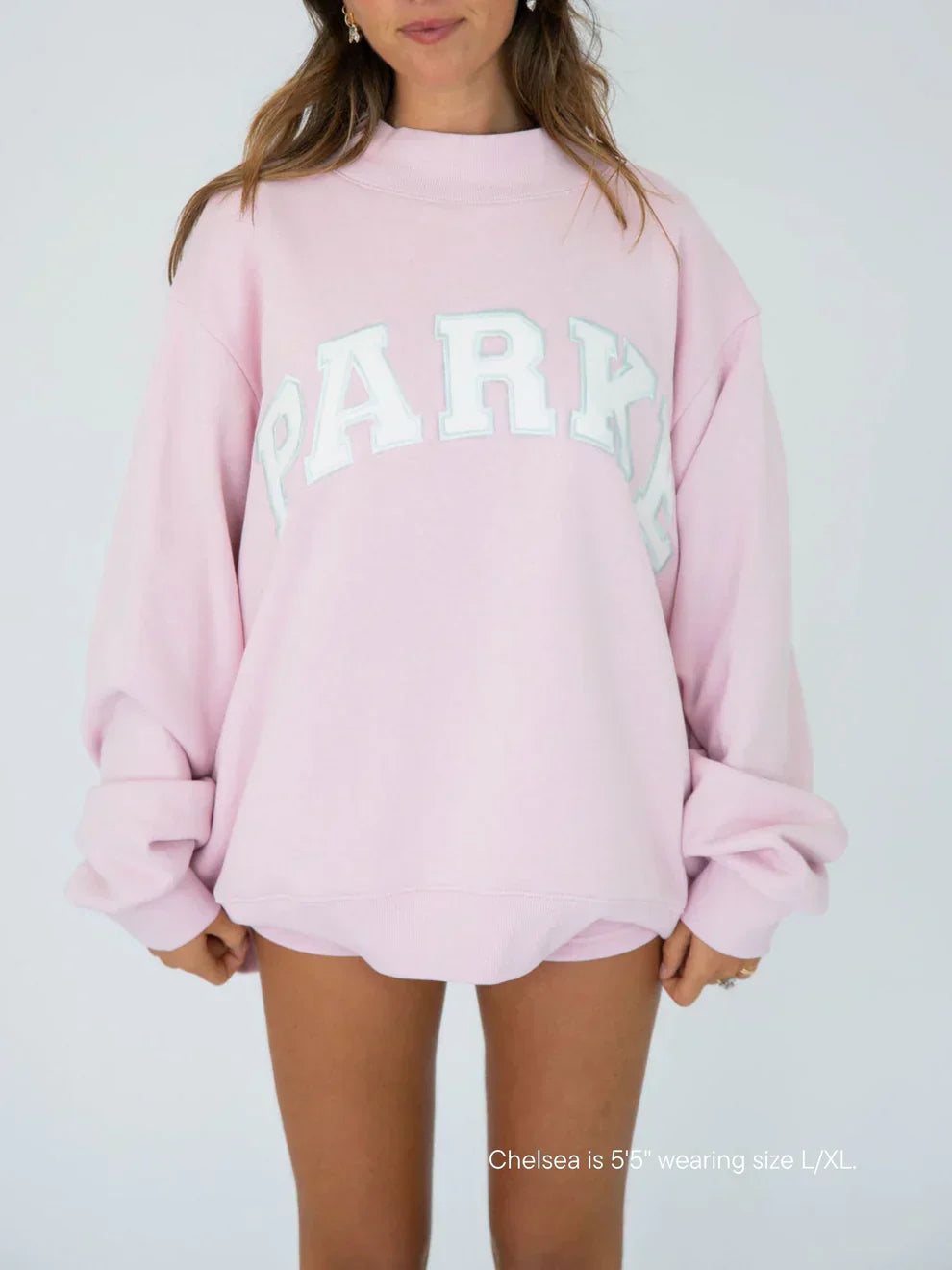 Women's oversized sweatshirt with contrasting chest lettering and long sleeves