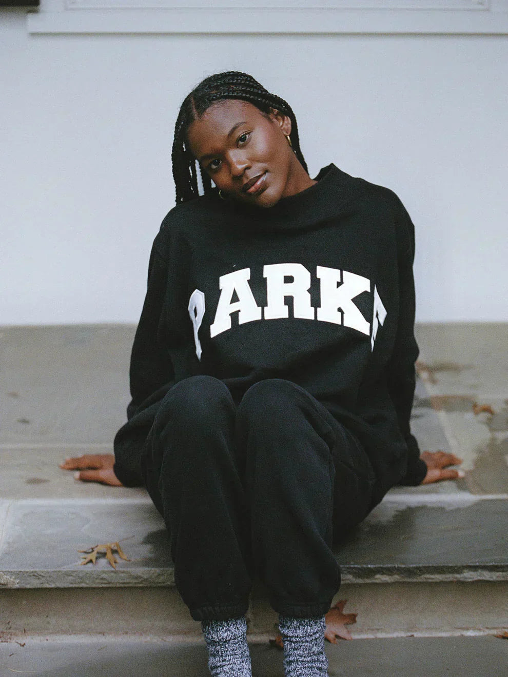 Women's oversized sweatshirt with contrasting chest lettering and long sleeves