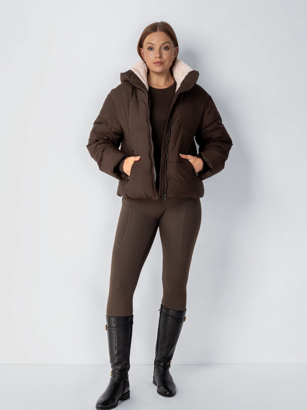 Women's cropped quilted puffer jacket with hood and faux-fur-look lining