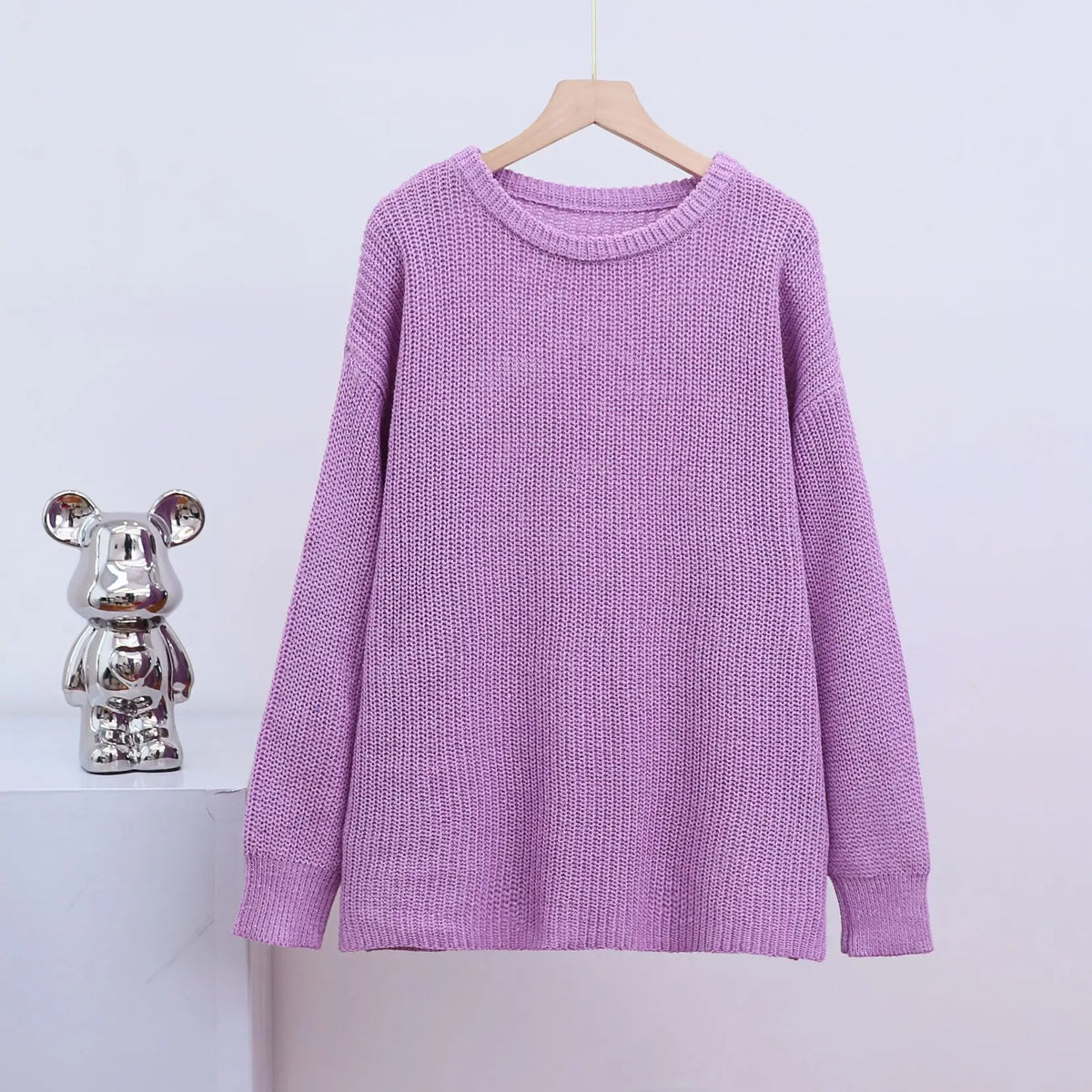 Women's ribbed knit jumper with crew neck and long sleeves