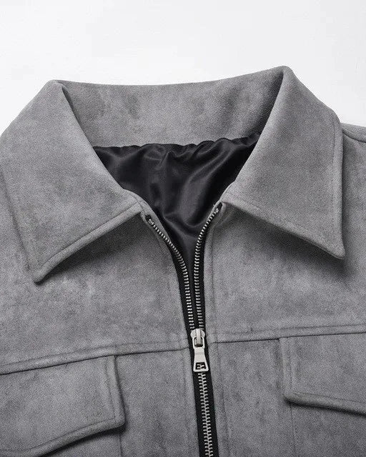 Men's field jacket with pointed collar, four patch pockets and front zip