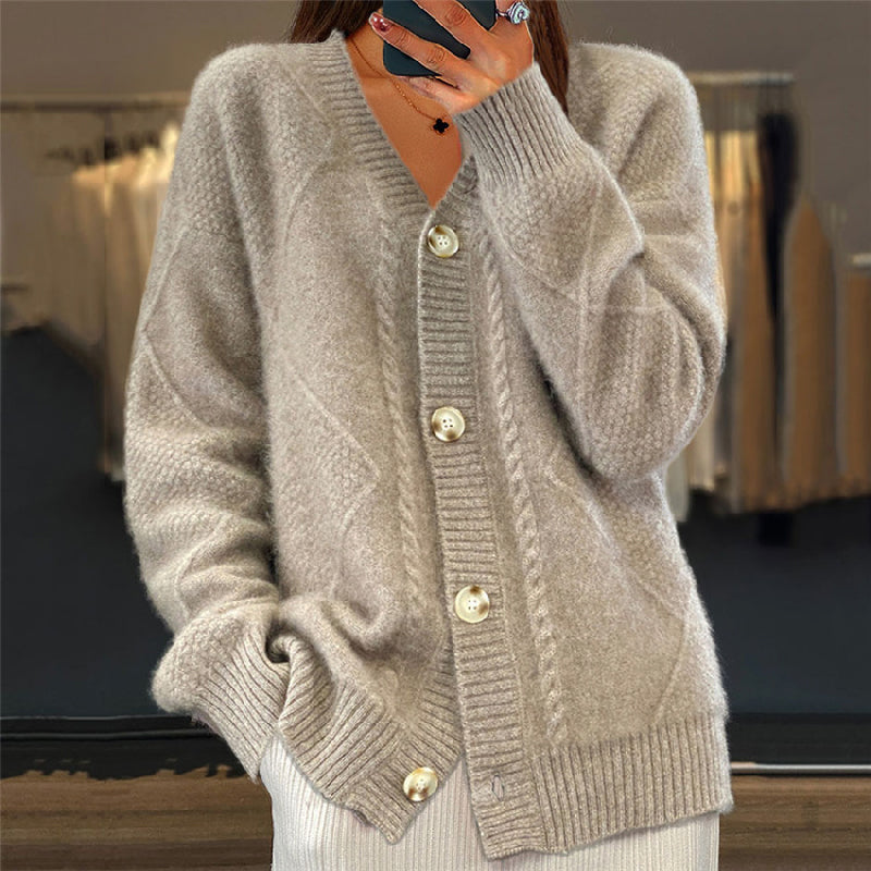 Women's cable knit cardigan with V-neck, long sleeves, buttons and front pockets