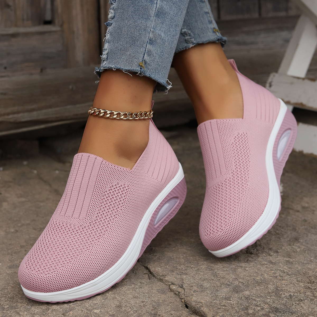Women's plain slip-on trainers with round toes and raised soles