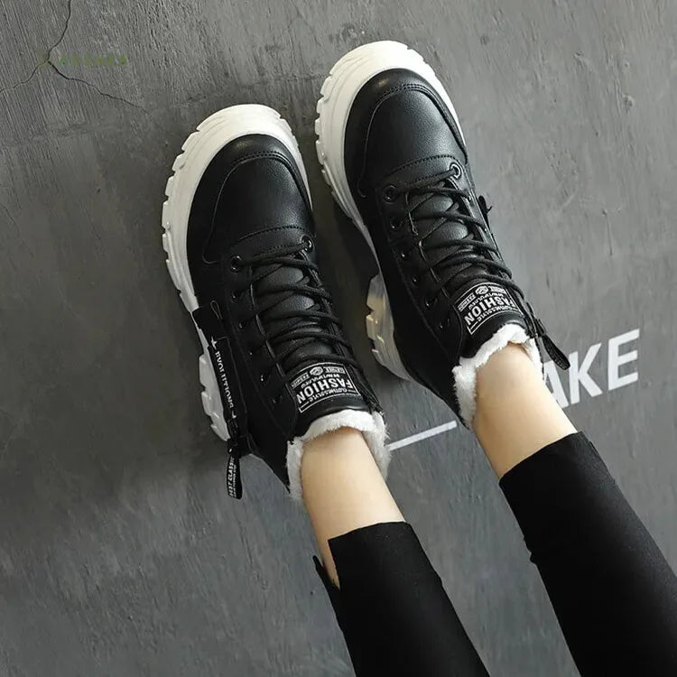 Women's high-top lace-up ankle boots with chunky lugged soles