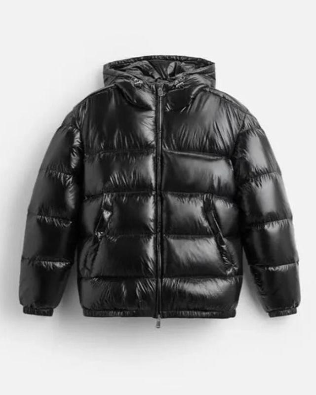 Men's hooded quilted puffer jacket with front zip and angled pockets