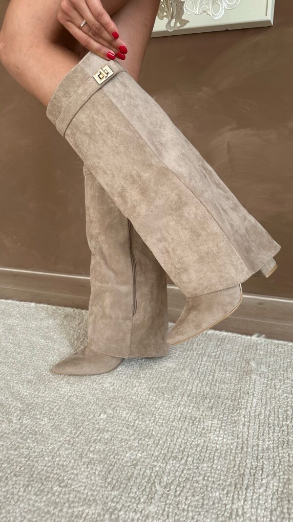 Women's knee-high pointed-toe boots with block heels and buckle details