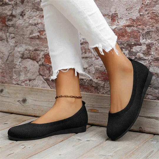 Women's knit round toe ballet flats with slip-on design and low flat sole