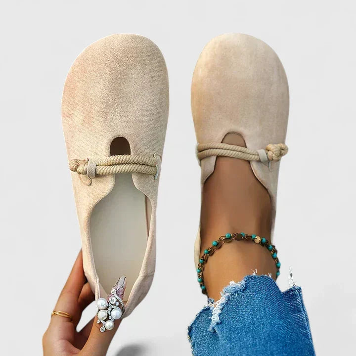Women's flat loafers with round toes and knotted rope detail