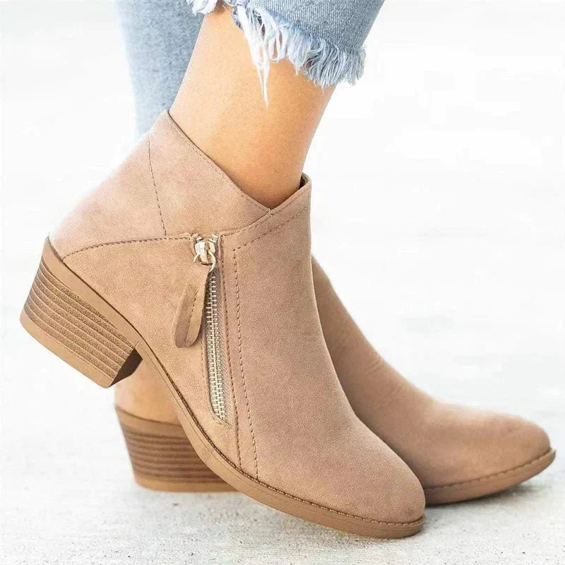 Women's ankle boots with side zip, rounded toe and block heel