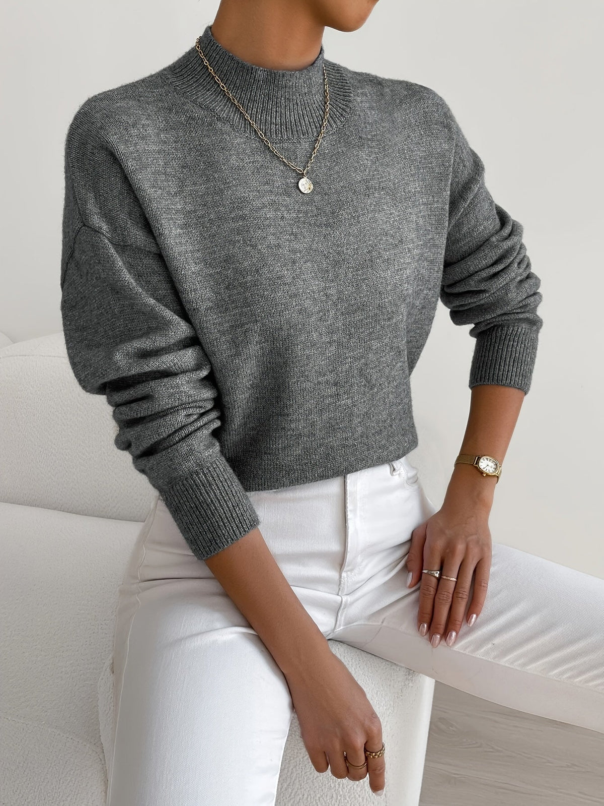 Women's long-sleeve mock neck sweater with ribbed trims