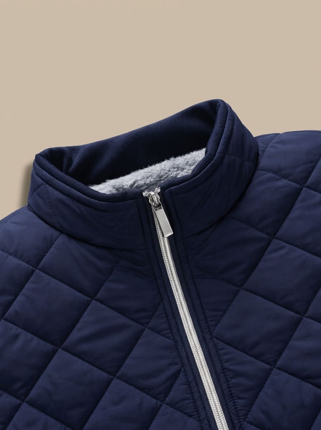 Men's diamond quilted jacket with stand collar, full zip and fleece-like lining