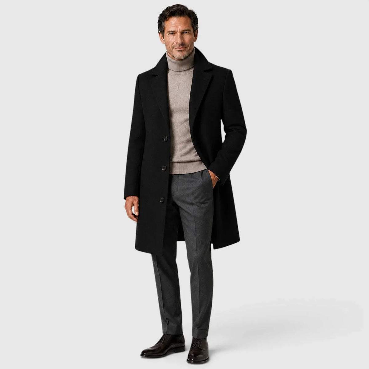 Men's single-breasted long overcoat with notched lapels and button fastening