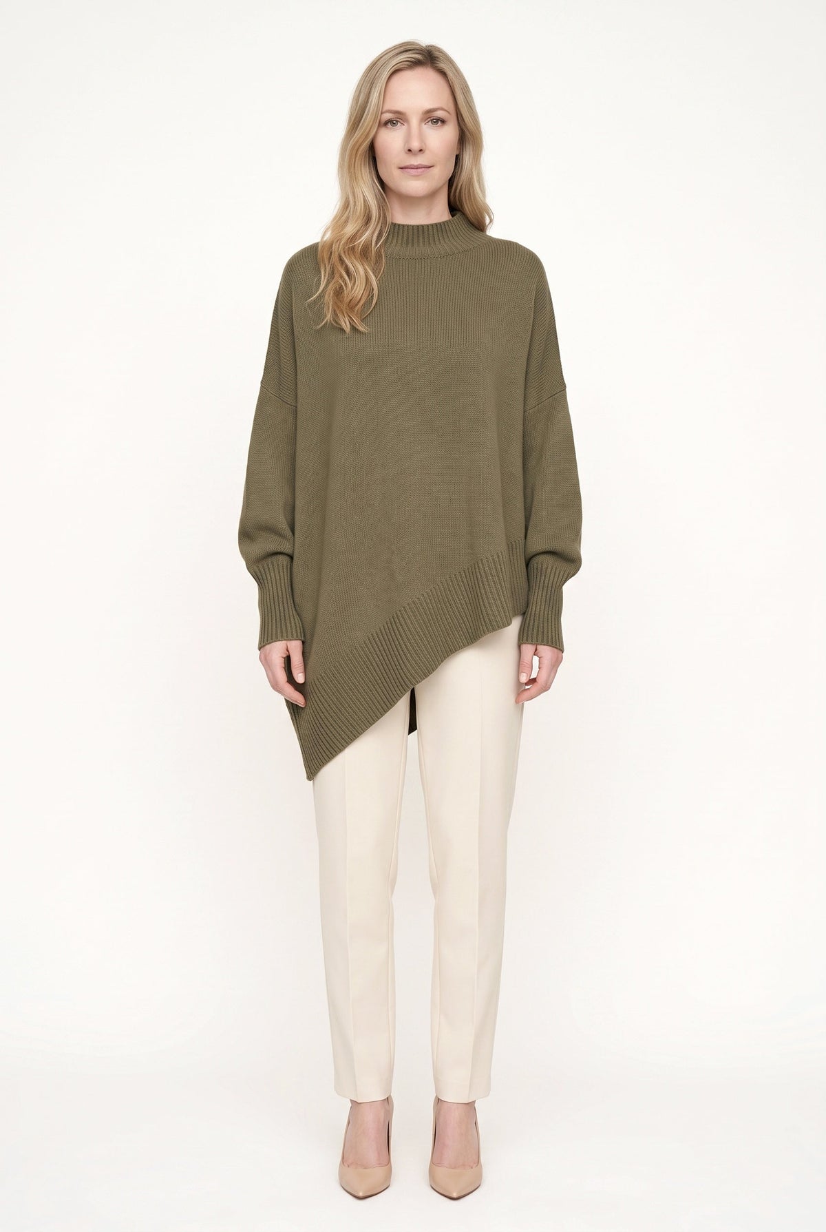 Women's oversized turtleneck sweater with long sleeves and asymmetric hem